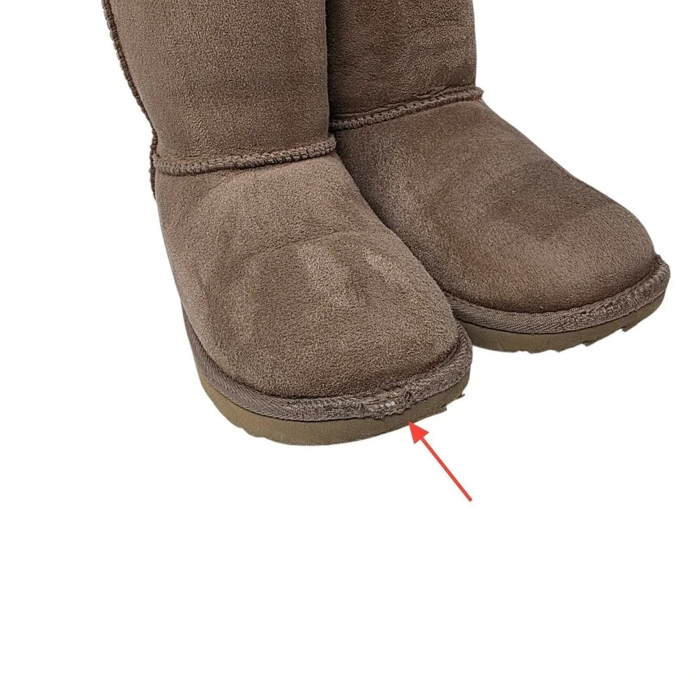 UGG Classic Short II‎ Burnt Cedar Suede Sheepskin Boots Size 4 Kids 5.5 Women